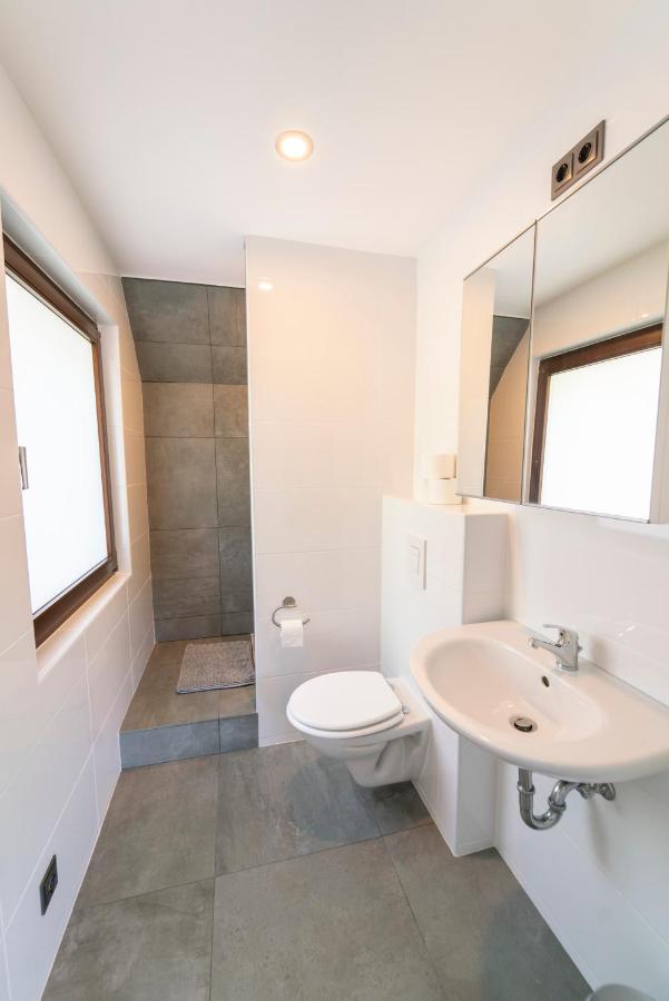 North Loop Rooms Adenau Luaran gambar